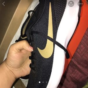 NEW NIKE EXPERIENCE RN SNEAKERS 💛